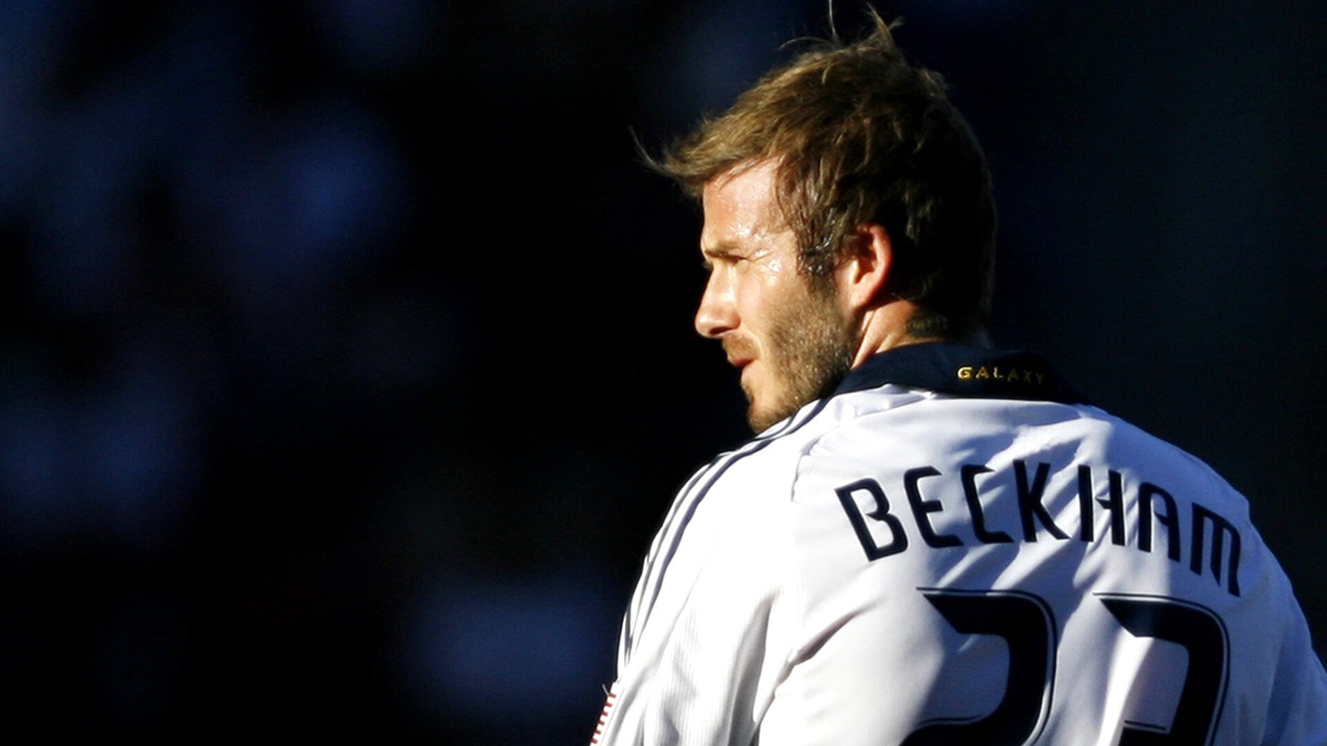 媒体日现场热闹非凡球员积极配合展示良好形象